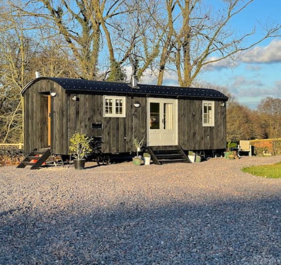 Shepards Hut With Hot Tub For 4 - Devon